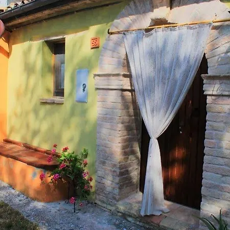 Borgo Bonaventura Parco Frasassi Nocleg ze śniadaniem Arcevia